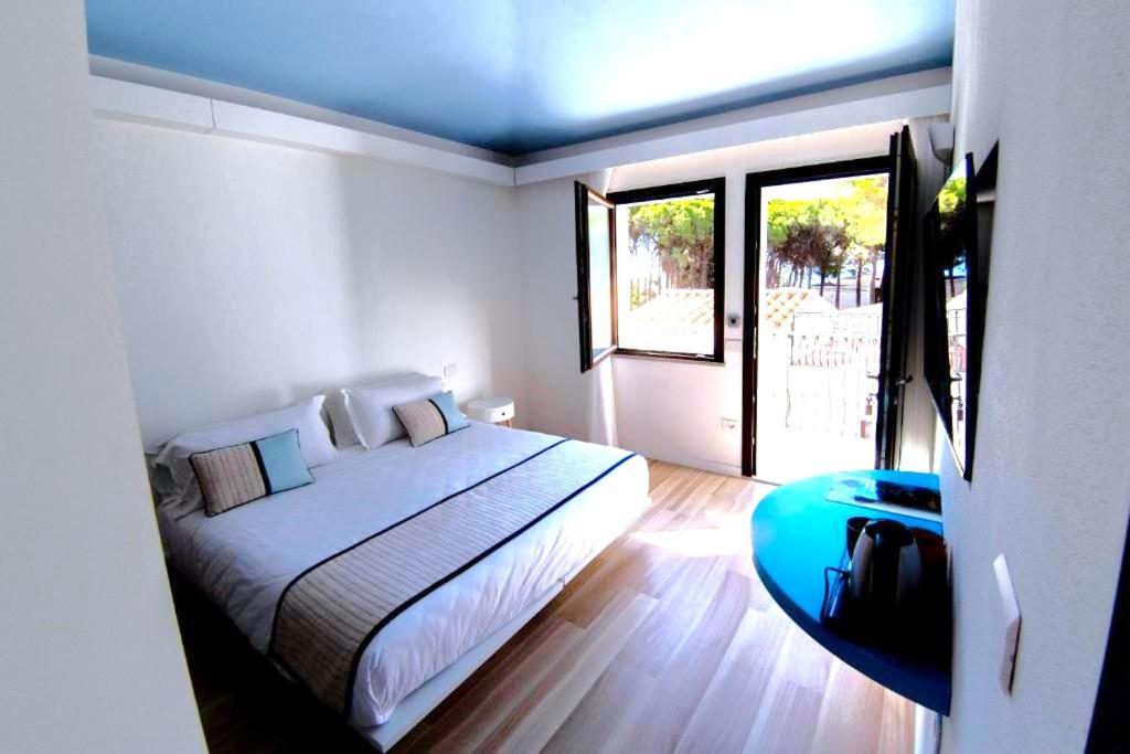 Hotel New Barcavela Santa Margherita di Pula Kültér fotó